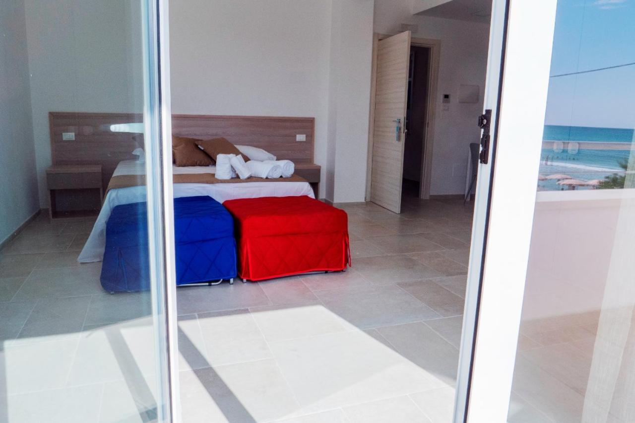 B&B A Un Passo Dal Mare Torre Canne Buitenkant foto