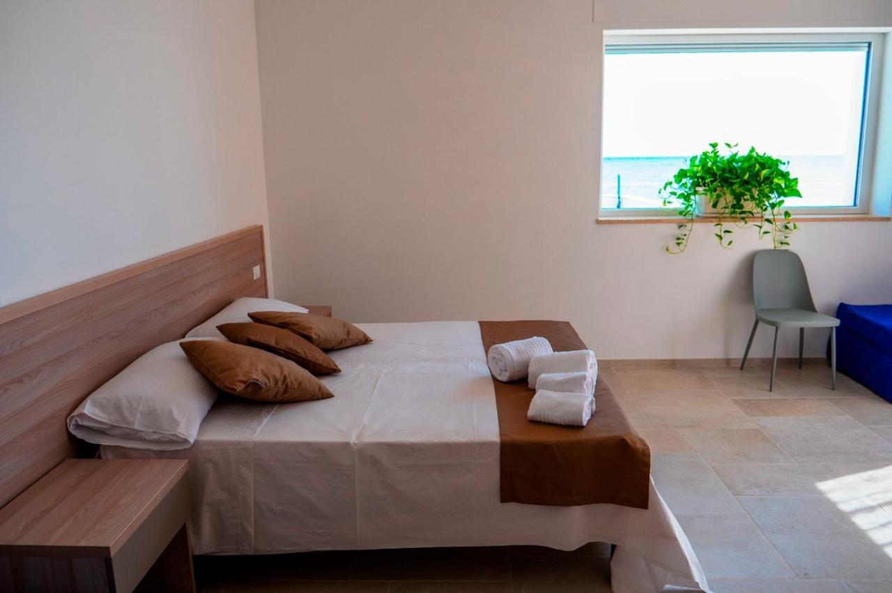 B&B A Un Passo Dal Mare Torre Canne Buitenkant foto
